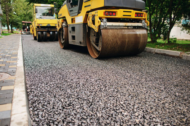 Best Local Driveway Pavers  in Woodburn, IN